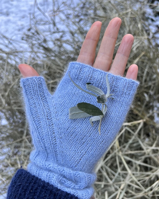 BORGAN HALVVANTER fra Kit Couture